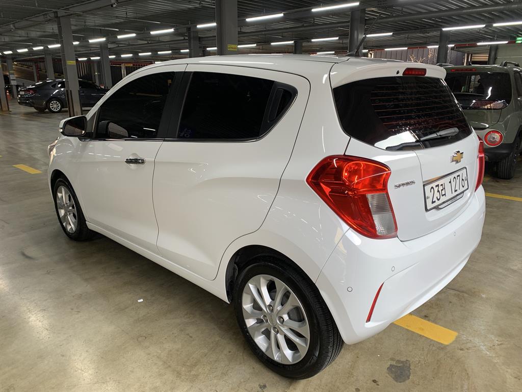 Chevrolet Spark Premier 5
