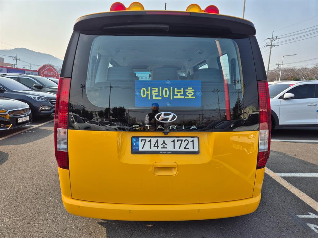 Hyundai Staria 2WD Diesel Tourer Modern 5