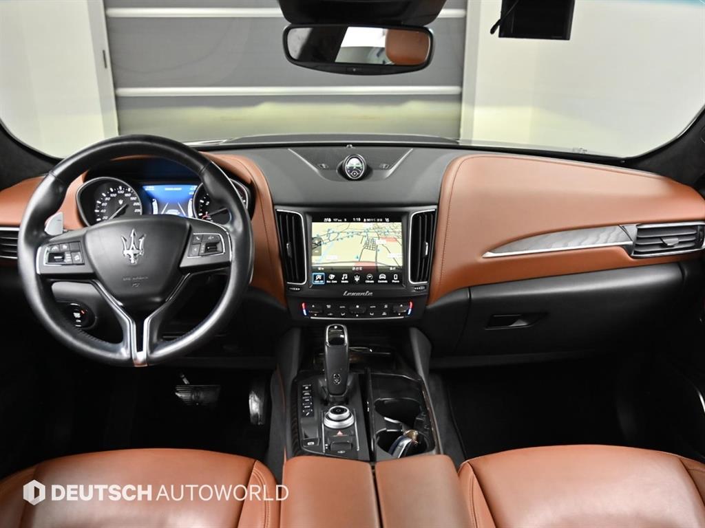 Maserati Levante 3.0 AWD Premium 8