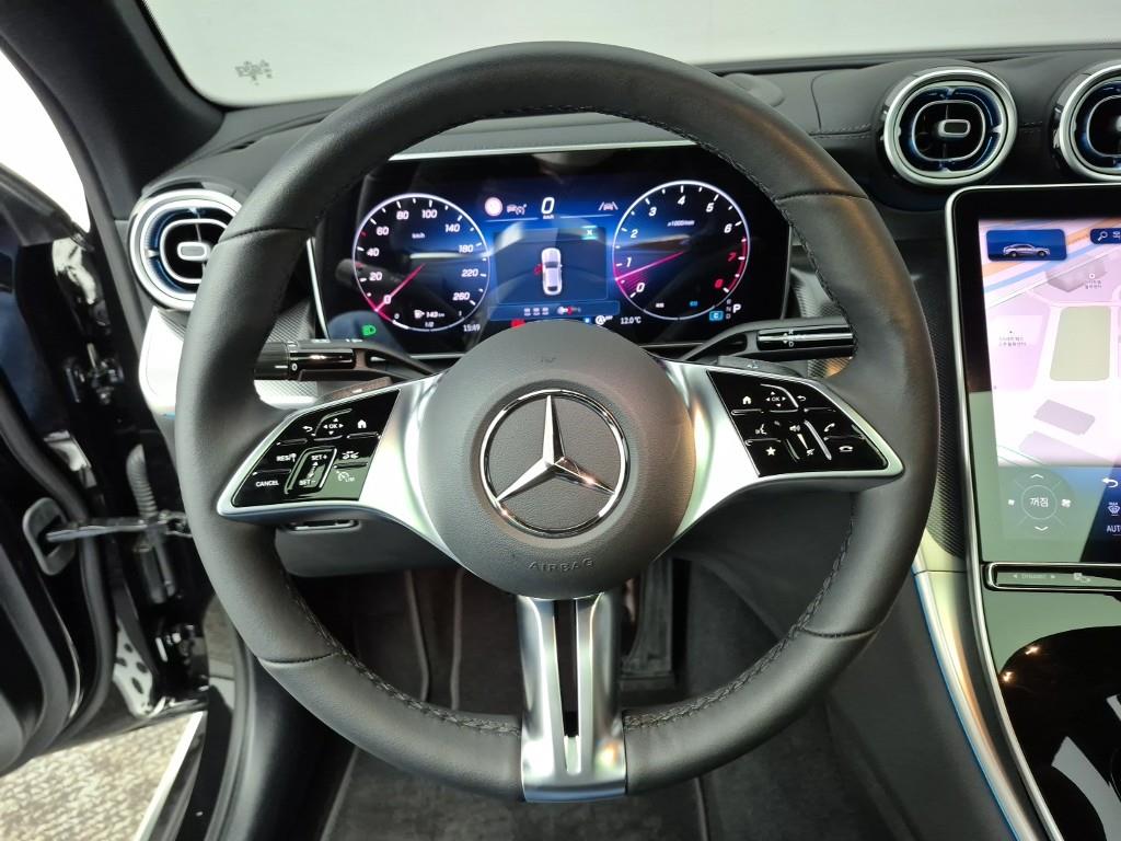 Mercedes-Benz GLC-Class GLC300 4MATIC Coupe Avantgarde 10