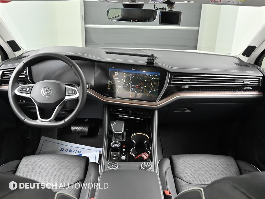 Volkswagen Touareg 3.0 TDI Prestige 8