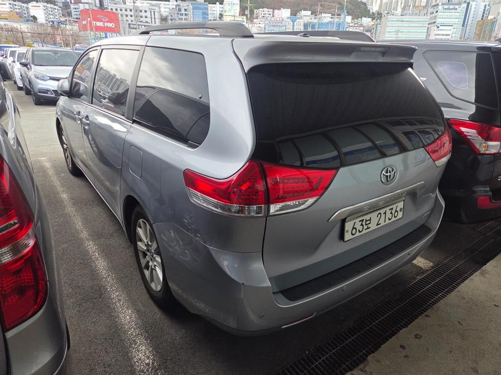 Toyota Sienna 3.5 4