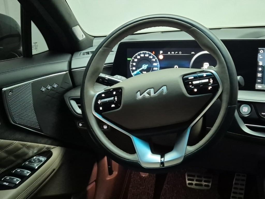 Kia K8 Signature 10