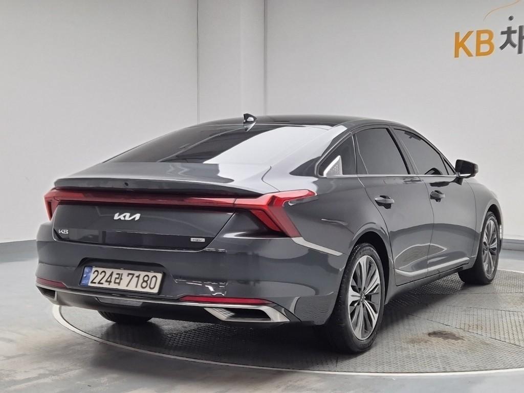Kia K8 Signature 4
