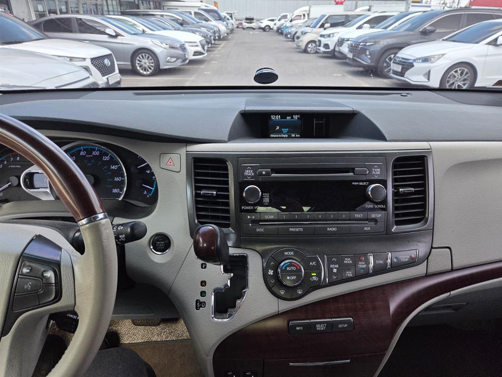 Toyota Sienna 3.5 9