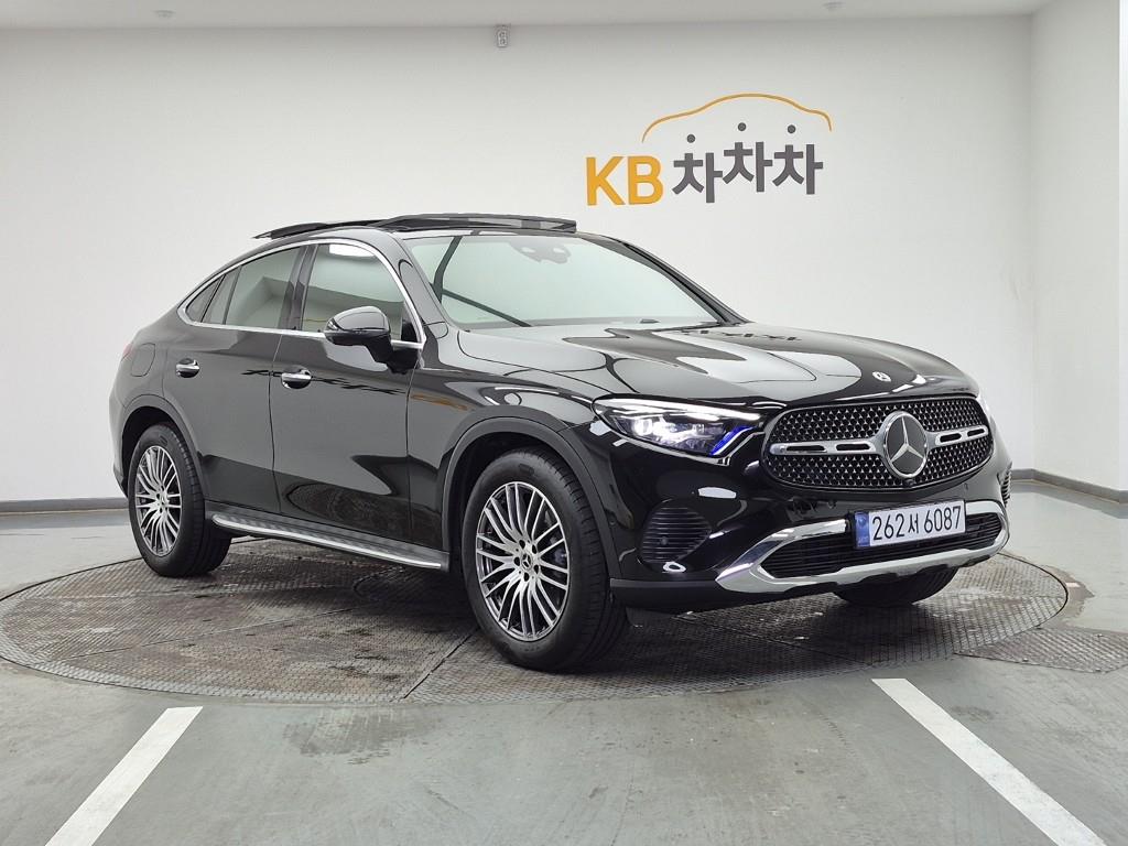 Mercedes-Benz GLC-Class GLC300 4MATIC Coupe Avantgarde 3