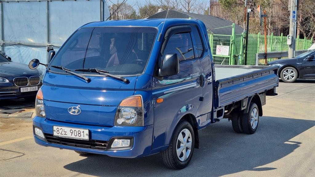 Hyundai Porter 1.0 Ton/ Super Cab/ Long Wheelbase/ CRDi