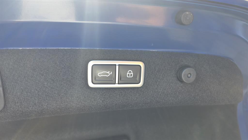 Genesis G70 Gasoline 3.3T 2WD 8