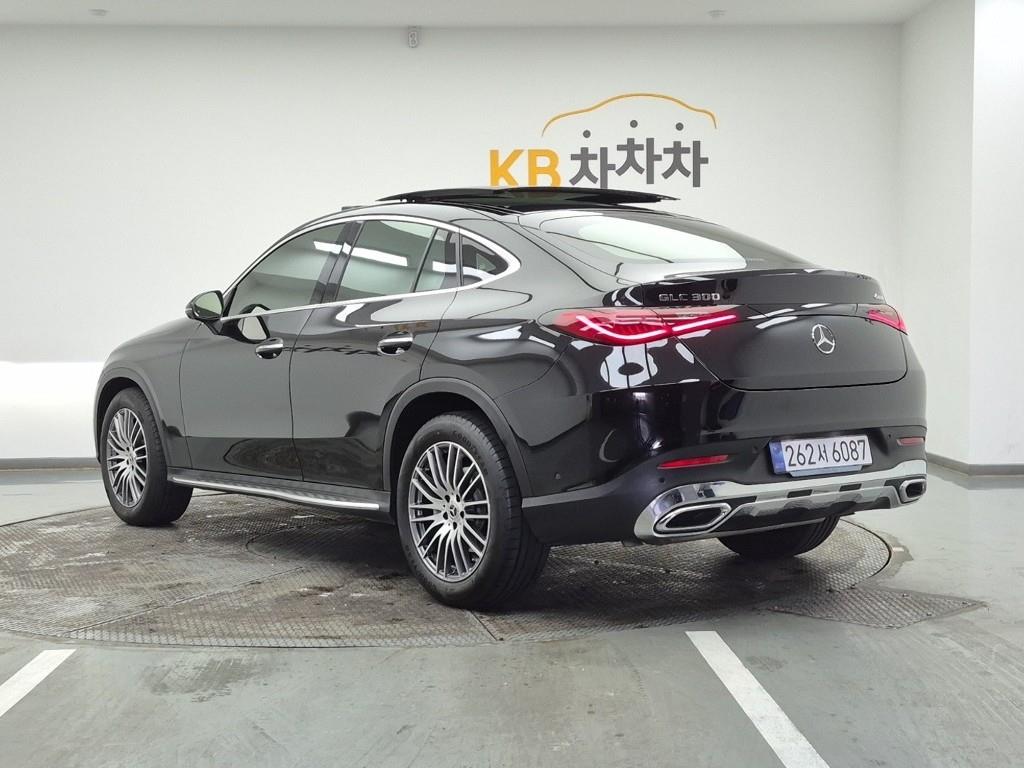 Mercedes-Benz GLC-Class GLC300 4MATIC Coupe Avantgarde 4