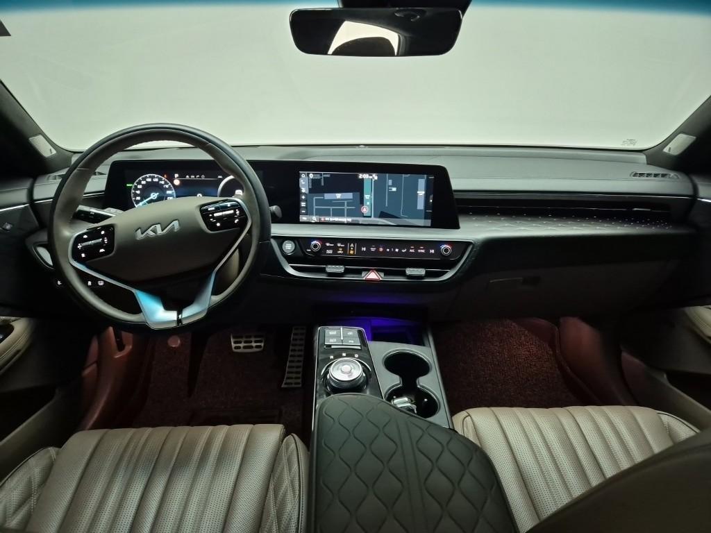 Kia K8 Signature 8