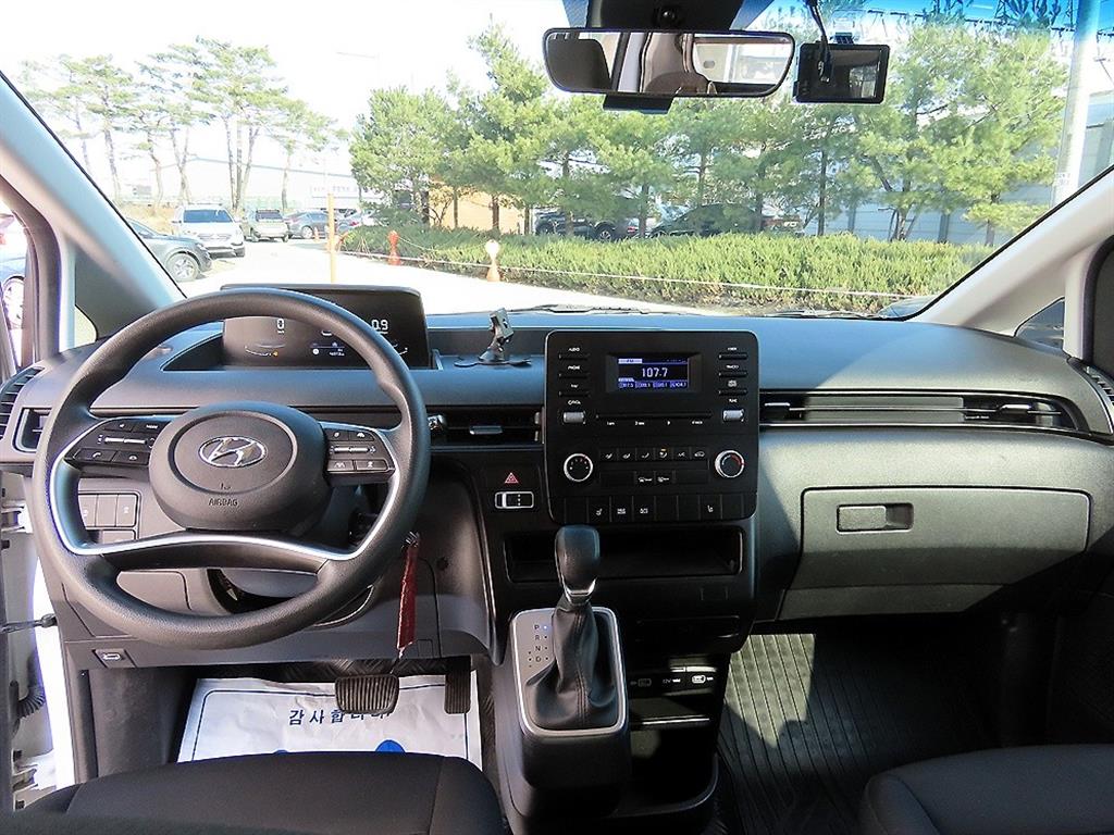 Hyundai Staria 2WD Diesel Cargo Smart 8