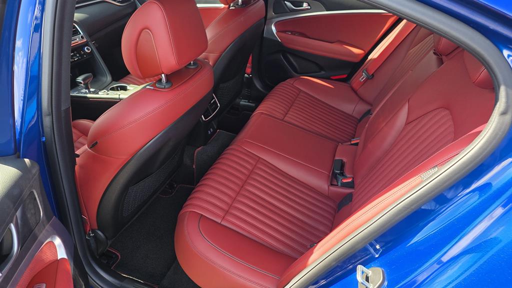 Genesis G70 Gasoline 3.3T 2WD 10