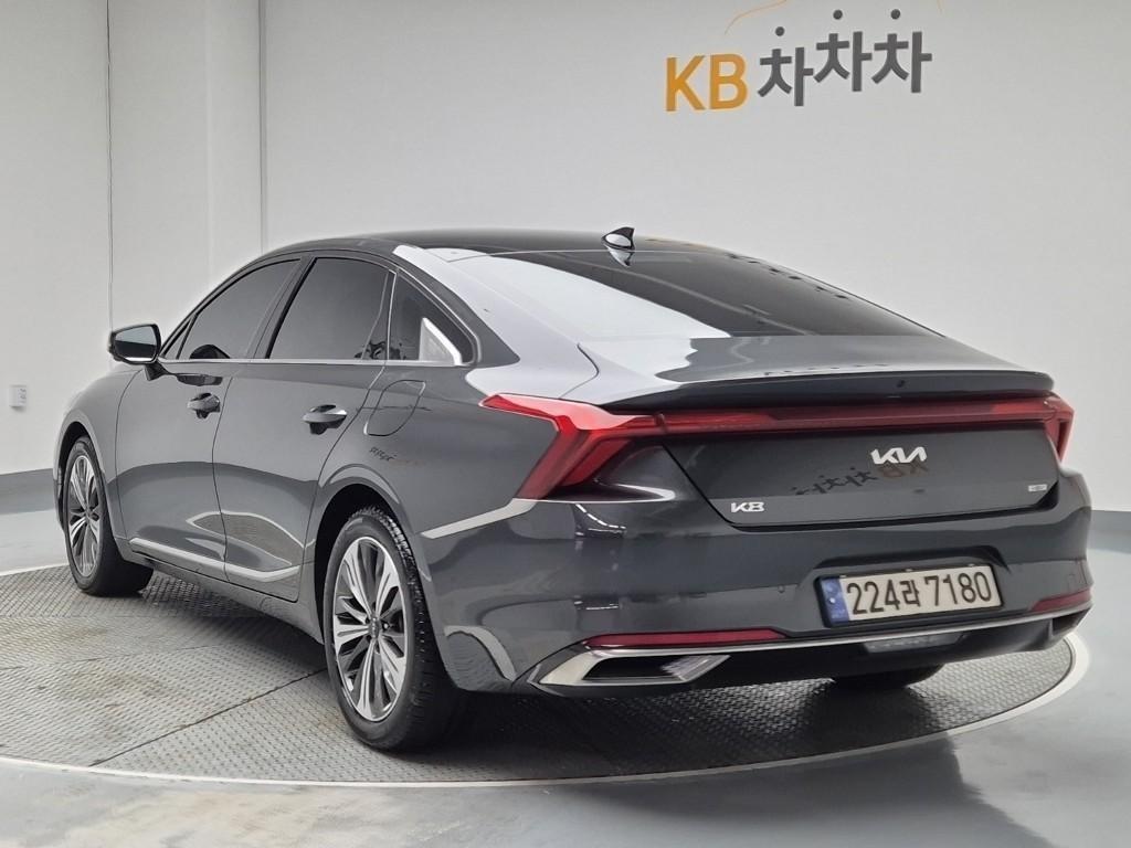 Kia K8 Signature 3