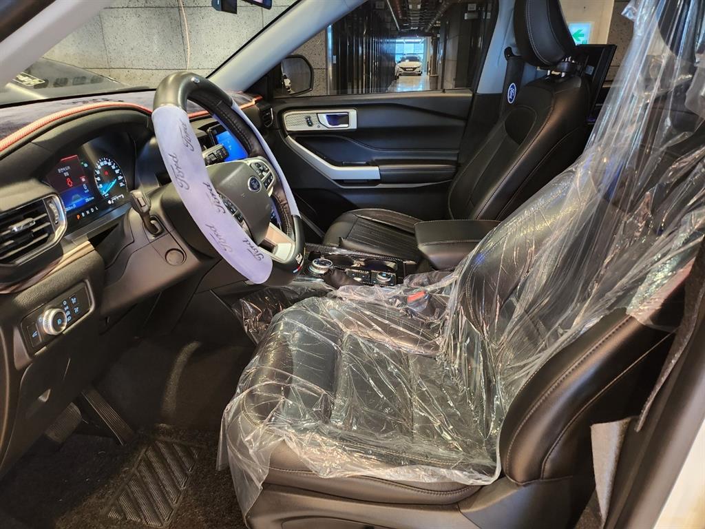 Ford Explorer 2.3 AWD Limited 7