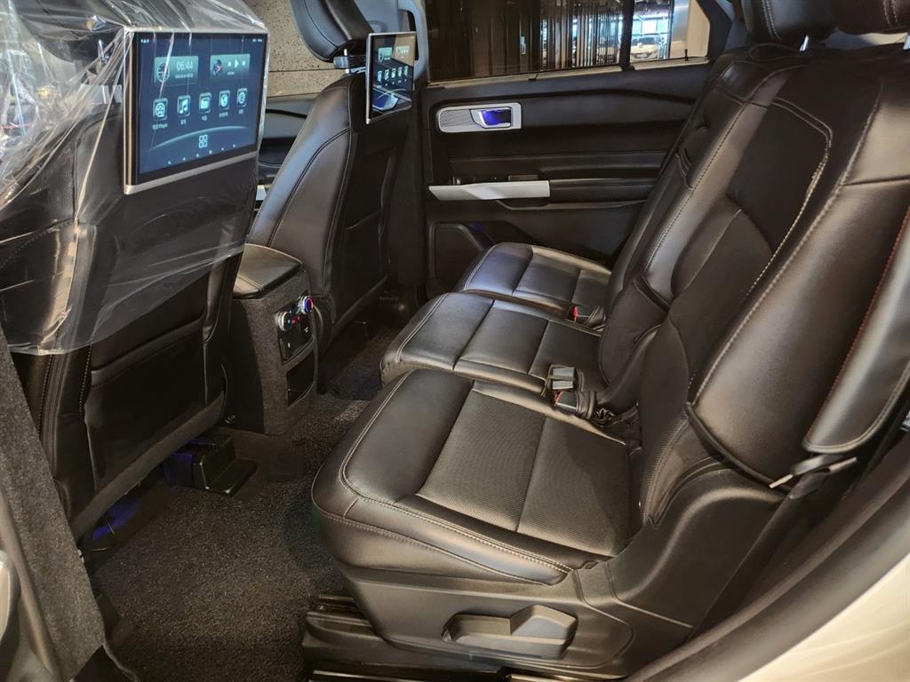 Ford Explorer 2.3 AWD Limited 8