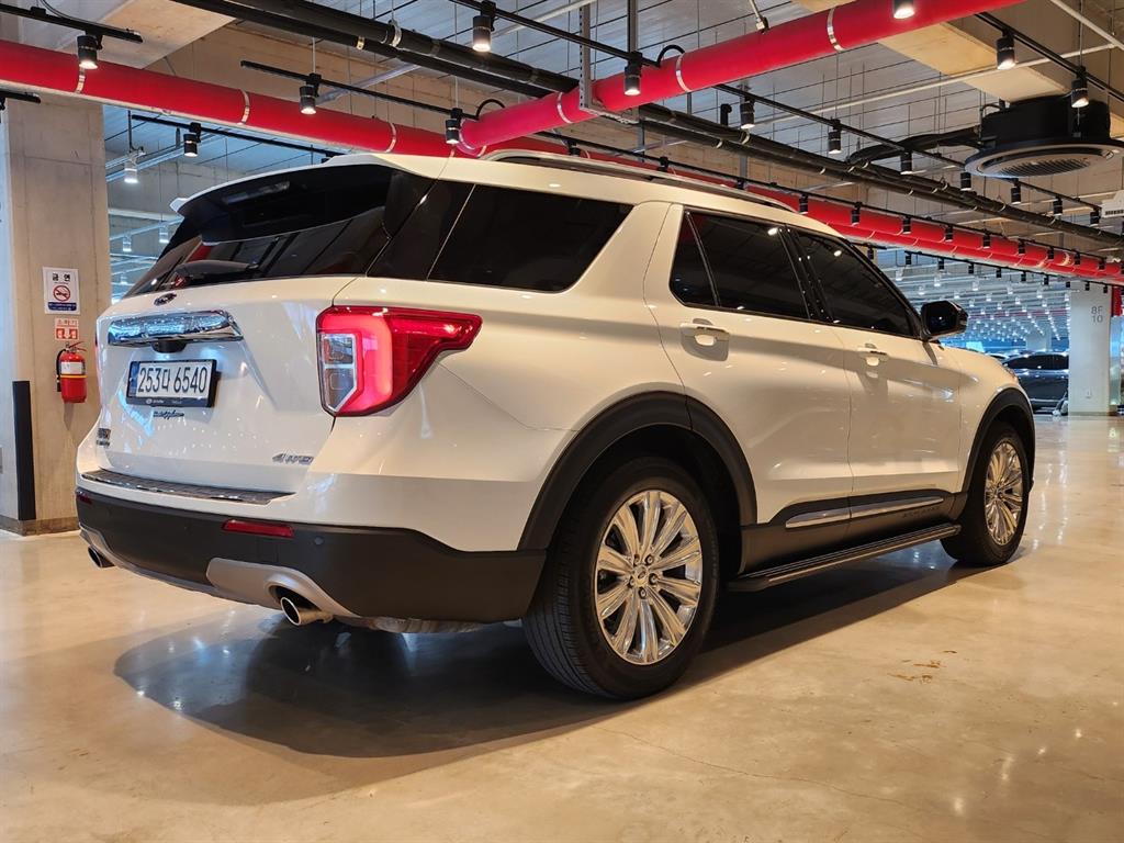 Ford Explorer 2.3 AWD Limited 5