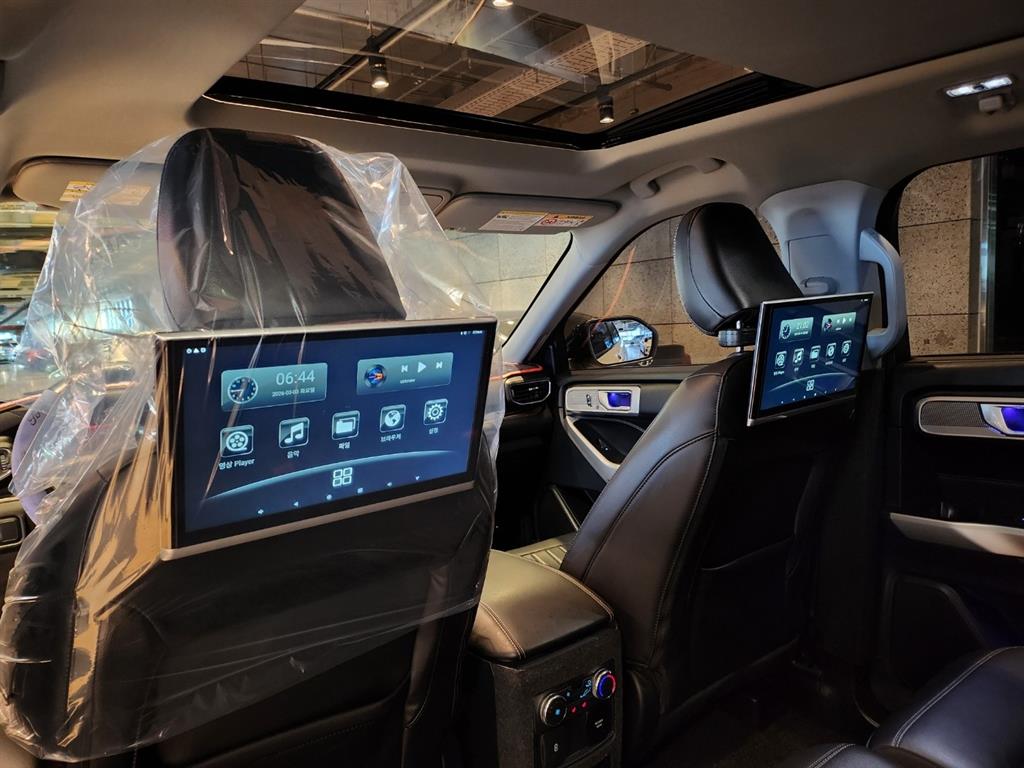 Ford Explorer 2.3 AWD Limited 9