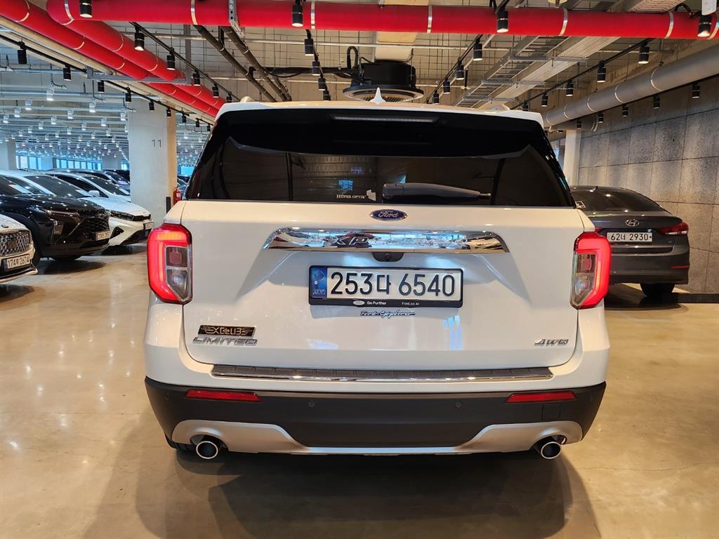 Ford Explorer 2.3 AWD Limited 6