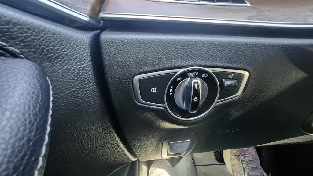 Mercedes-Benz E-Class E300e 4MATIC Exclusive 10