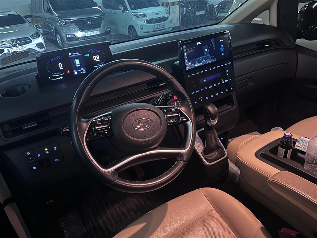 Hyundai Staria 4WD Diesel Tourer Modern 5