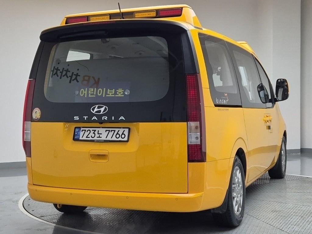 Hyundai Staria 2WD LPG 4