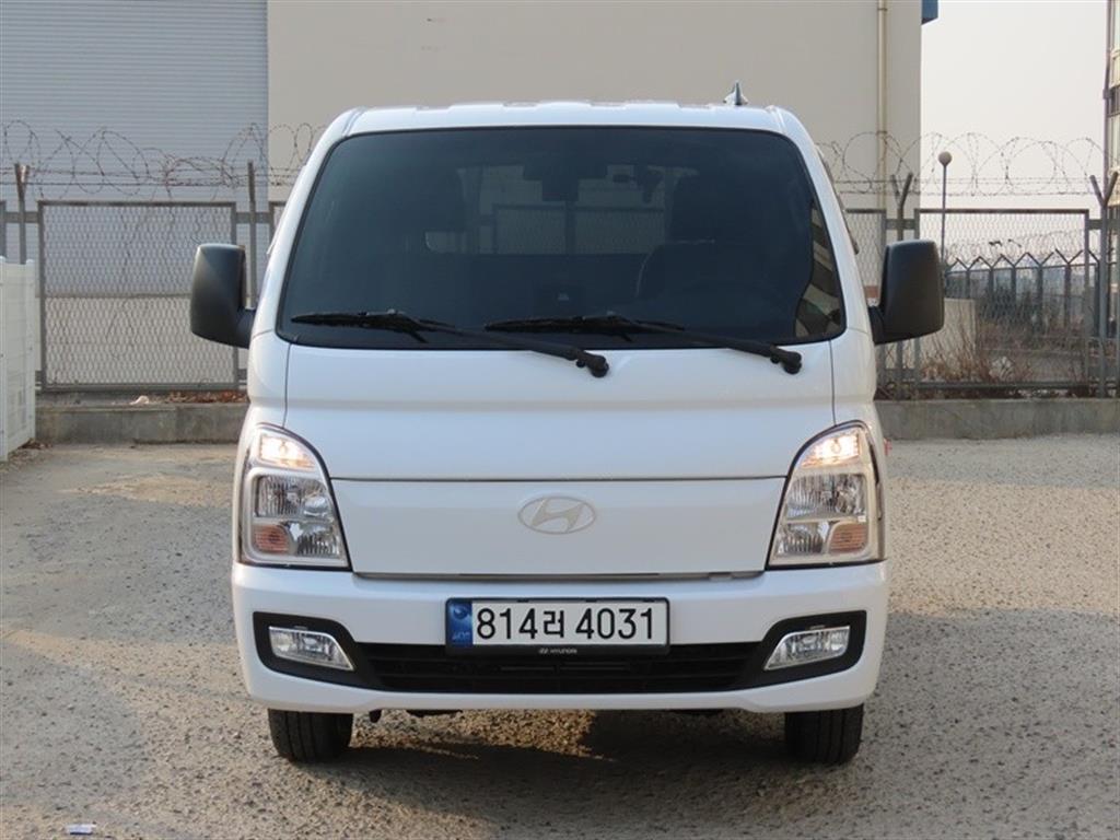 Hyundai Porter Standard Cab/ Long Wheelbase/ 2WD
