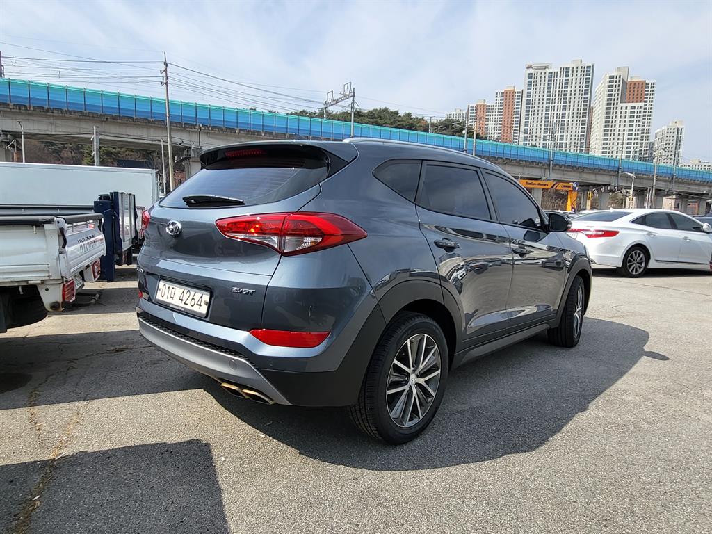 Hyundai Tucson Diesel 2.0 2WD Modern 8