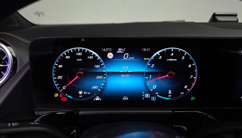 Mercedes-Benz GLA-Class GLA250 4MATIC 9