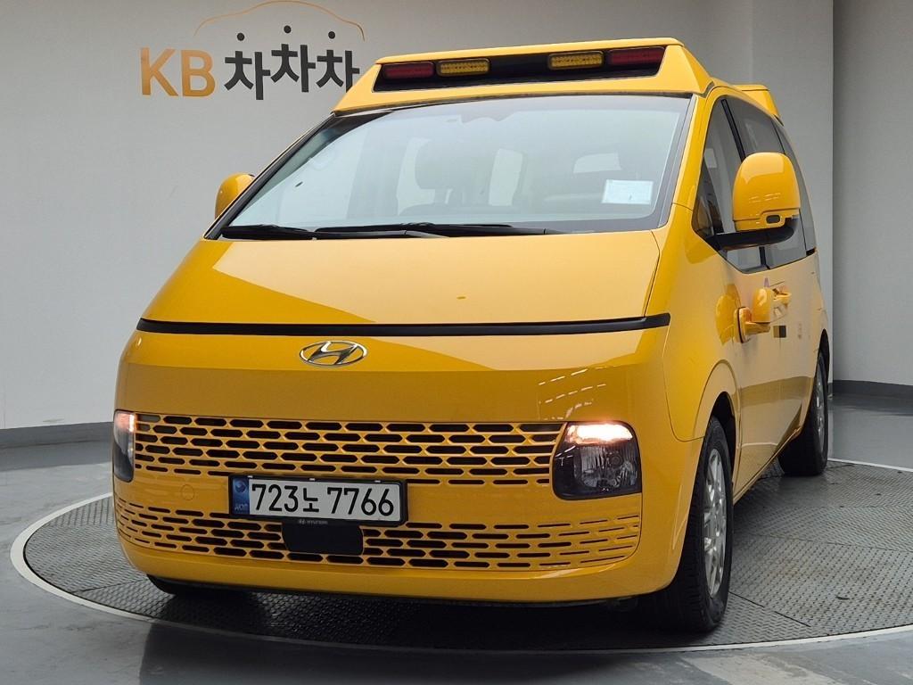 Hyundai Staria 2WD LPG 2