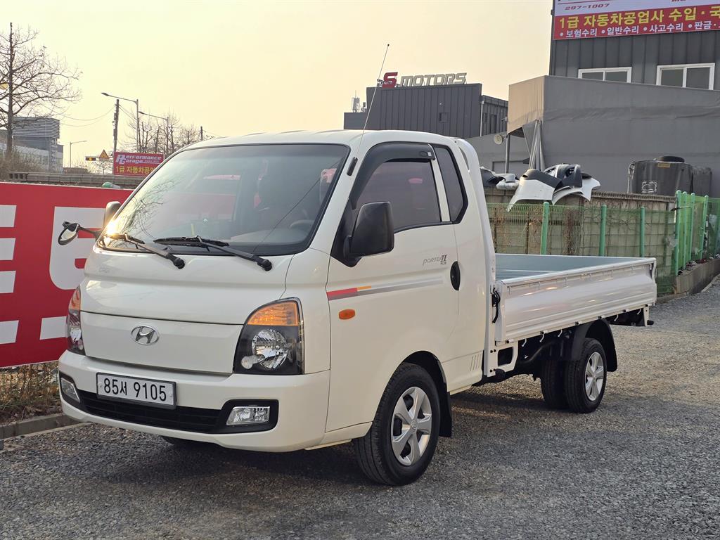 Hyundai Porter 1.0 Ton/ Super Cab/ Long Wheelbase/ CRDi