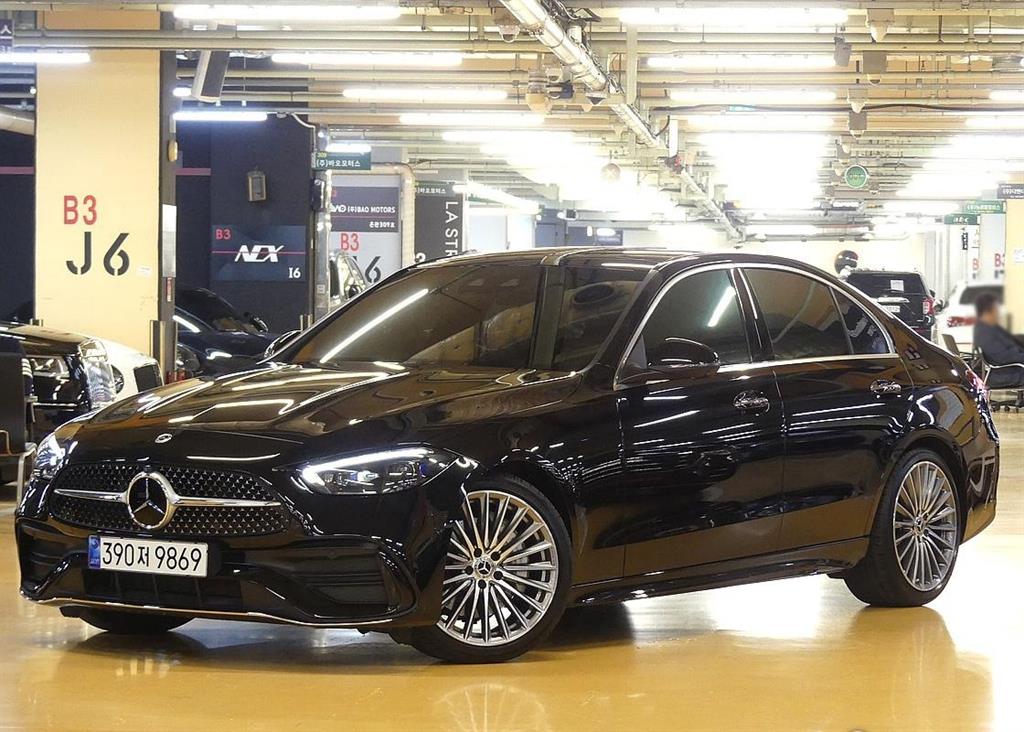 Mercedes-Benz C-Class C300 4MATIC AMG Line
