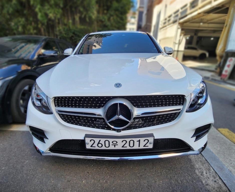 Mercedes-Benz GLC-Class GLC300 4MATIC AMG LINE Coupe