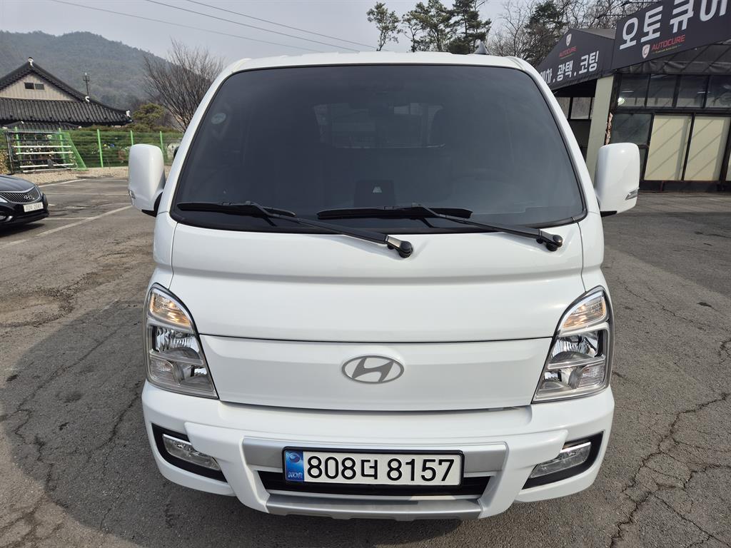 Hyundai Porter Super Cab/ Long Wheelbase/ 2WD Premium