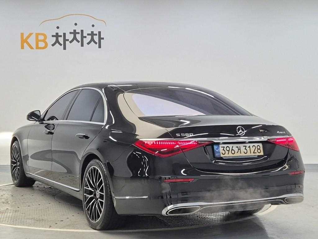 Mercedes-Benz S-Class S580L 4MATIC 3