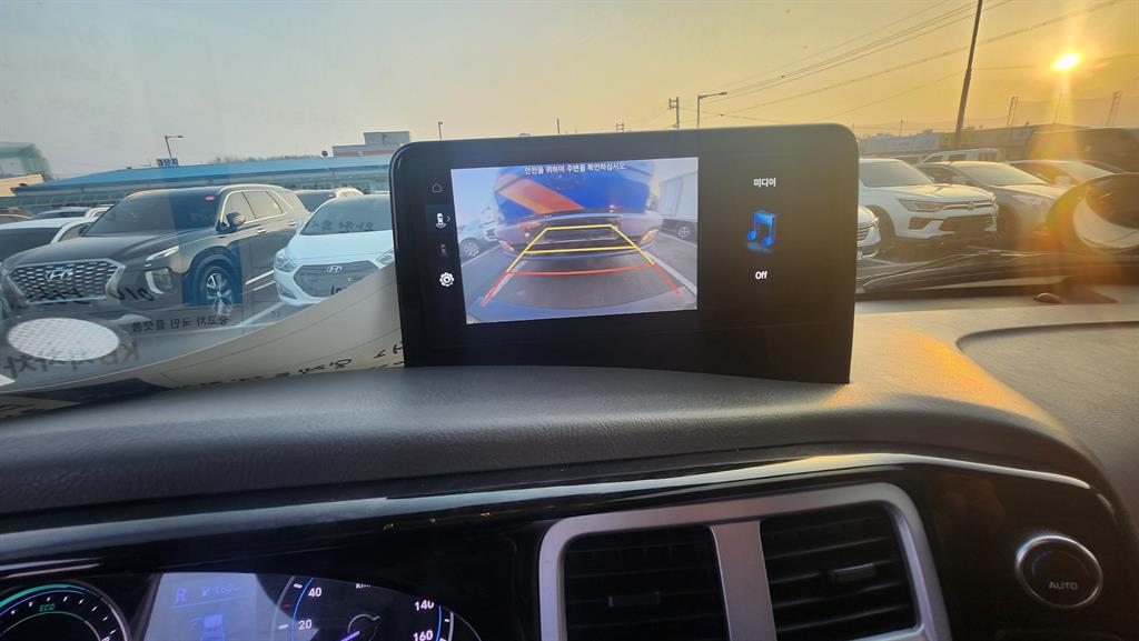 Hyundai Porter 1.0 Ton/ Super Cab/ Long Wheelbase 5