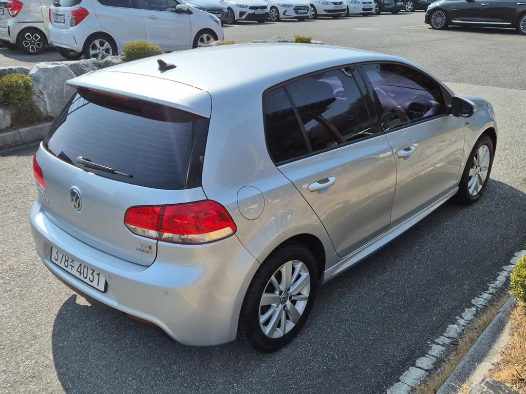 Volkswagen Golf 1.6 TDI BlueMotion Style Edition 8