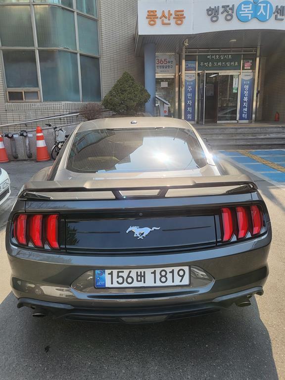 Ford Mustang 2.3 Coupe Premium 3