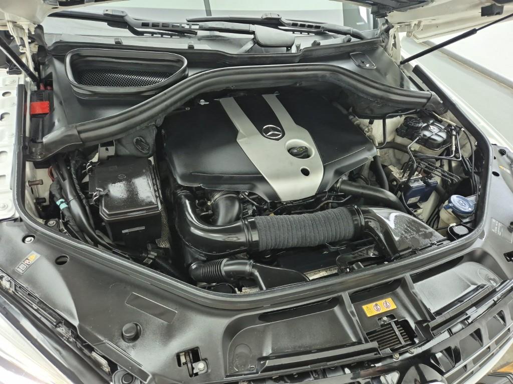 Mercedes-Benz M-Class ML250 BlueTEC 4 Matic 7