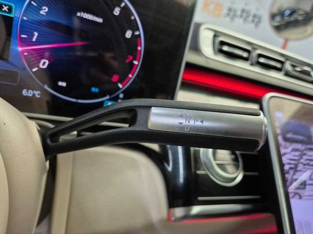 Mercedes-Benz S-Class S580L 4MATIC 9