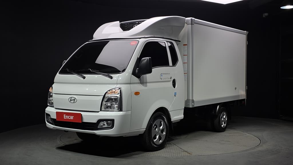 Hyundai Porter Super Cab/ Long Wheelbase/ Twin Comp Smart