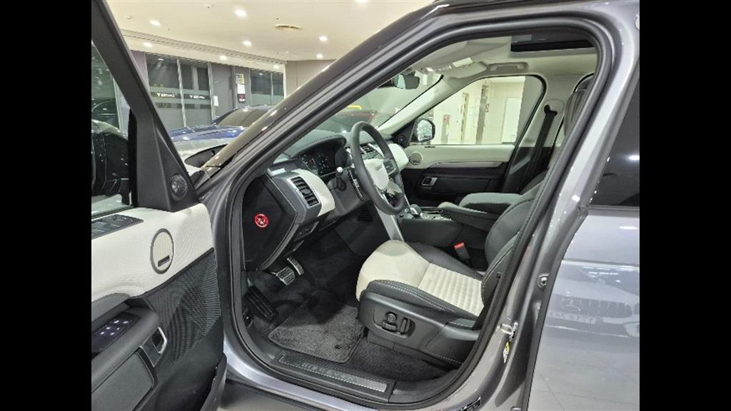 Land Rover Discovery 3.0 D350 Dynamic HSE 8