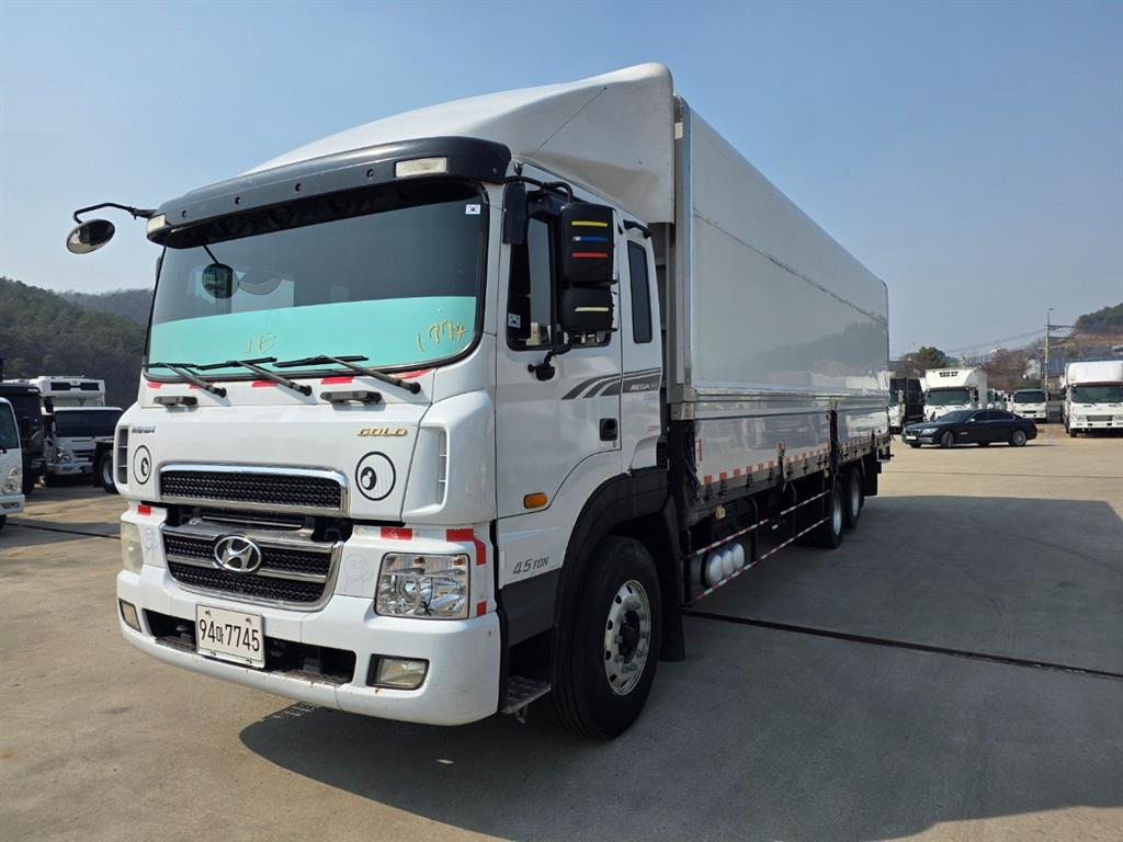 현대 메가트럭 와이드캡 윙바디 4.5톤 수동 - 중고 트럭 매물 이미지