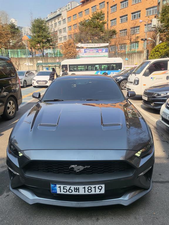 Ford Mustang 2.3 Coupe Premium 2