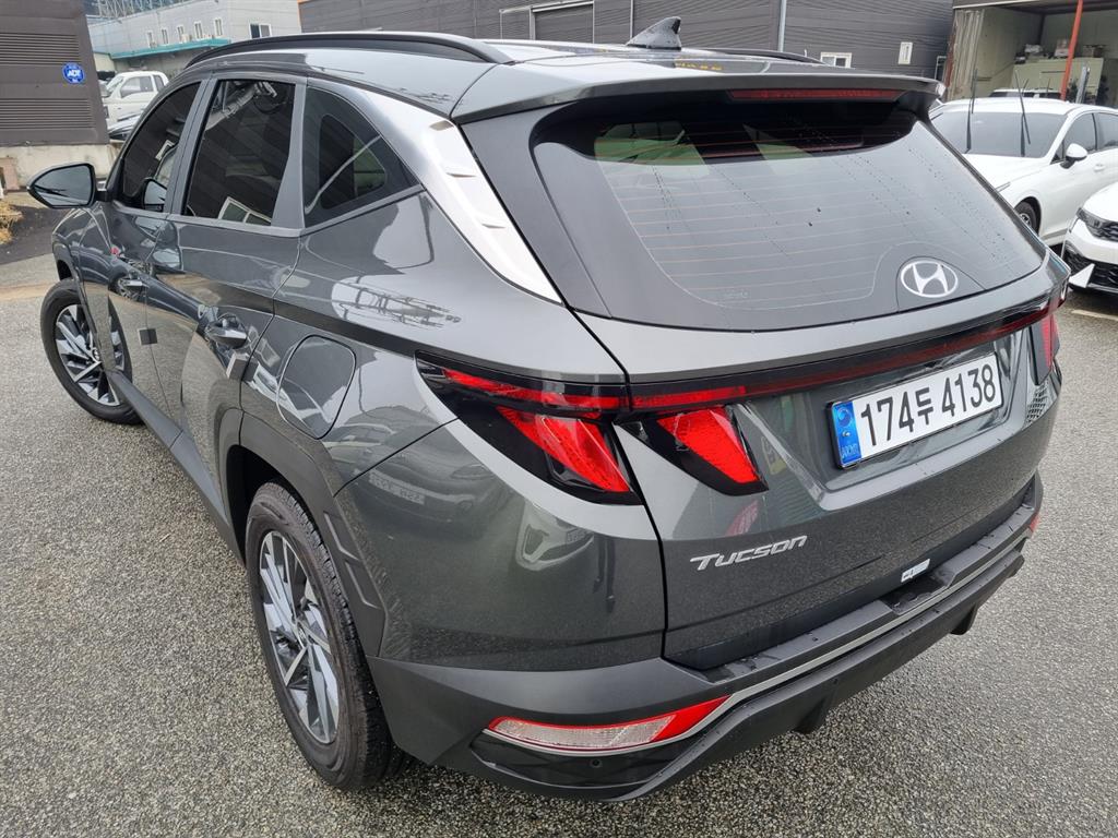 Hyundai Tucson Gasoline 1.6 Turbo 2WD Premium 5