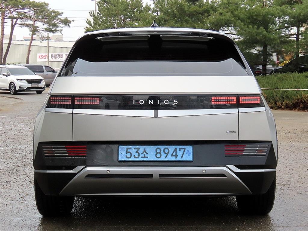 Hyundai IONIQ Long Range 4WD Exclusive 5