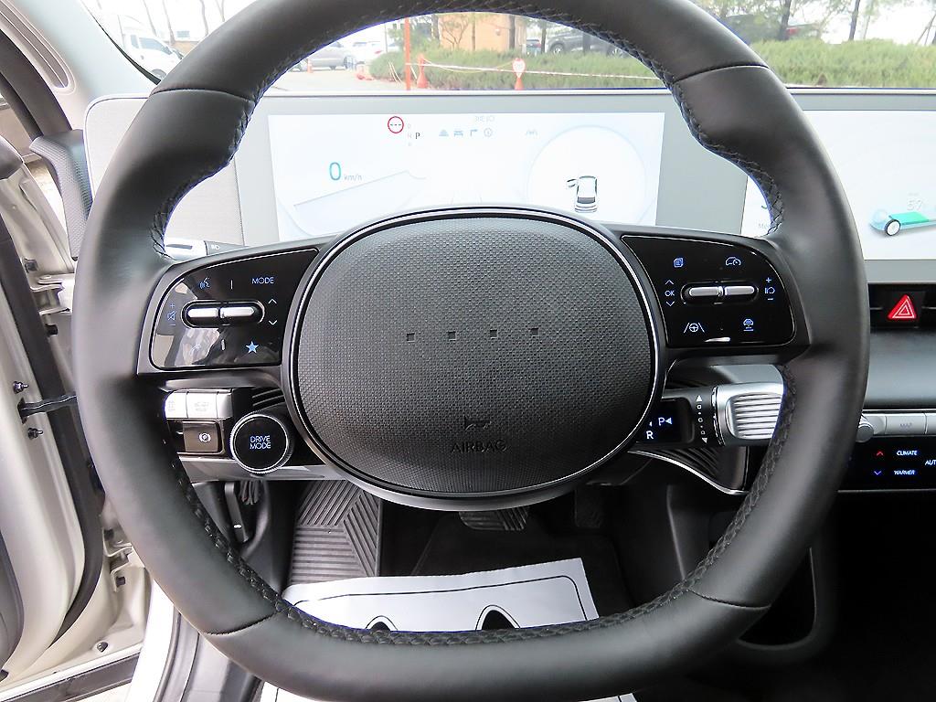 Hyundai IONIQ Long Range 4WD Exclusive 9