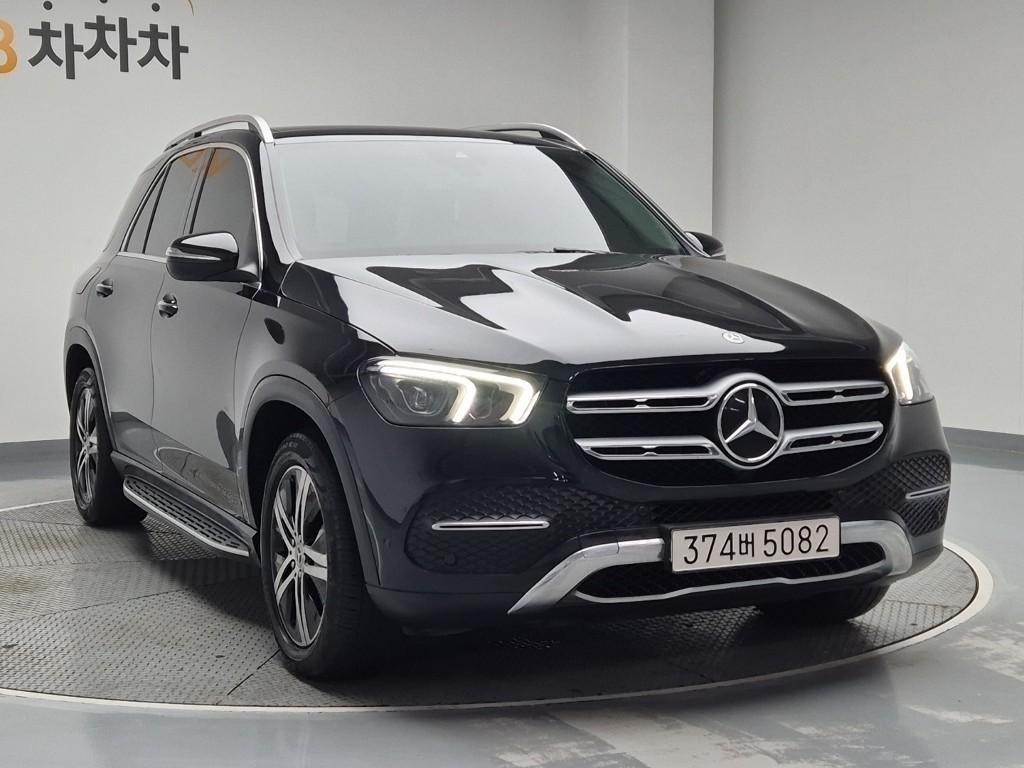 Mercedes-Benz GLE-Class GLE300d 4MATIC 3