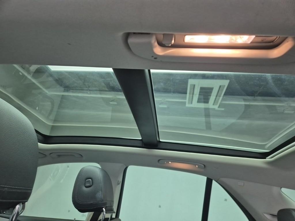 Mercedes-Benz GLE-Class GLE300d 4MATIC 10