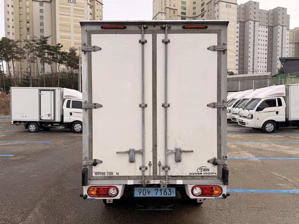 Hyundai Porter 1.0 Ton/ Super Cab/ Long Wheelbase 5