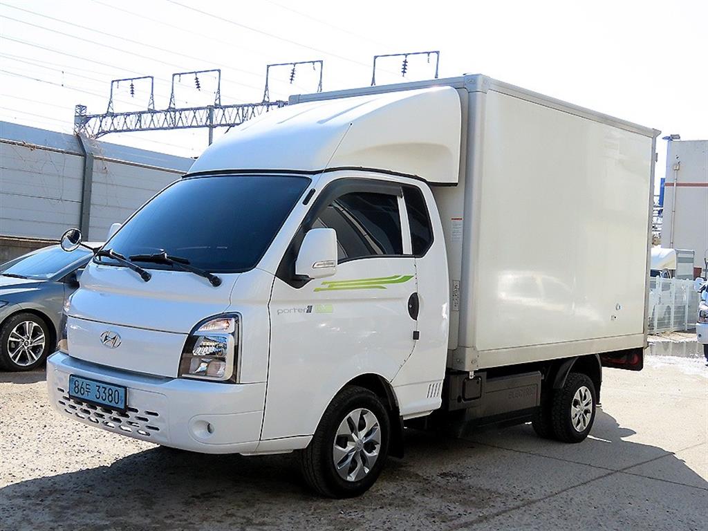 Hyundai Porter 1.0 Ton/ Super Cab/ Long Wheelbase